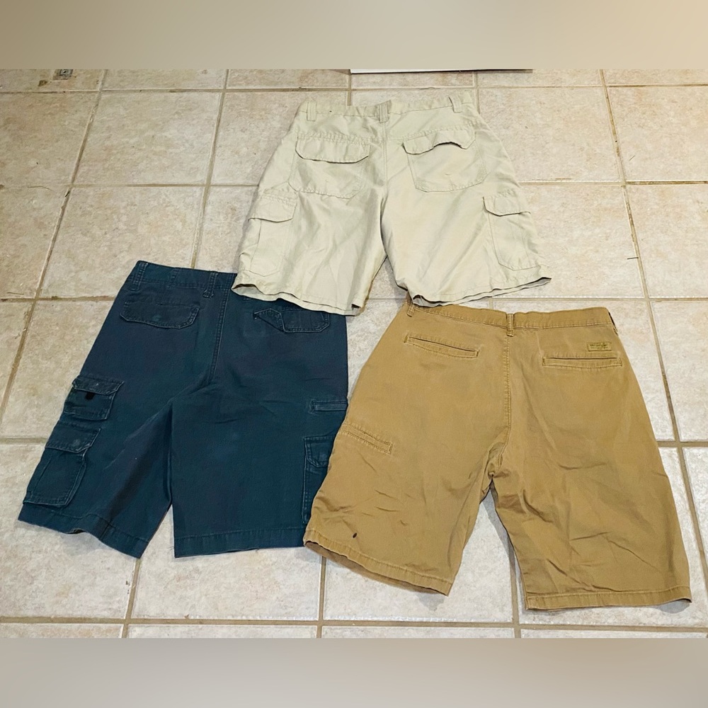 Wrangler, Faded Glory, Burnside Men’s 32 Shorts Bundle Lot Of 3
